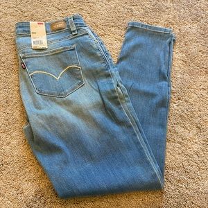 Levi’s 535 Light Wash
